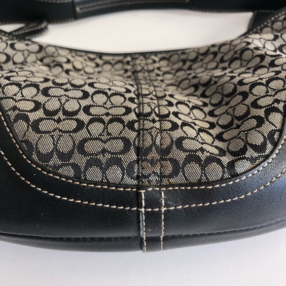 Authentic mini signature Coach Handbag - Picture 5 of 7